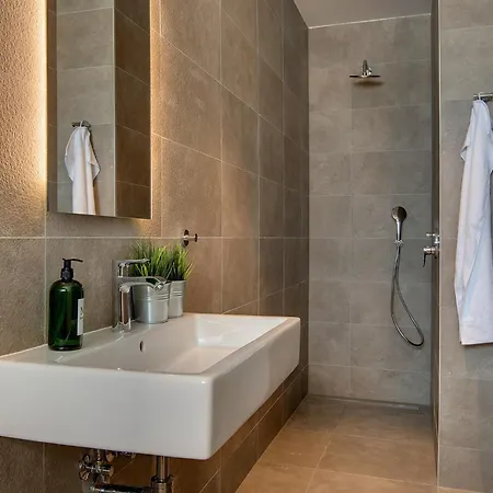 In With Garden, Cleaning Included Villa